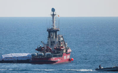 Un buque de primeros auxilios a Gaza sale del puerto de Chipre. Reuters.