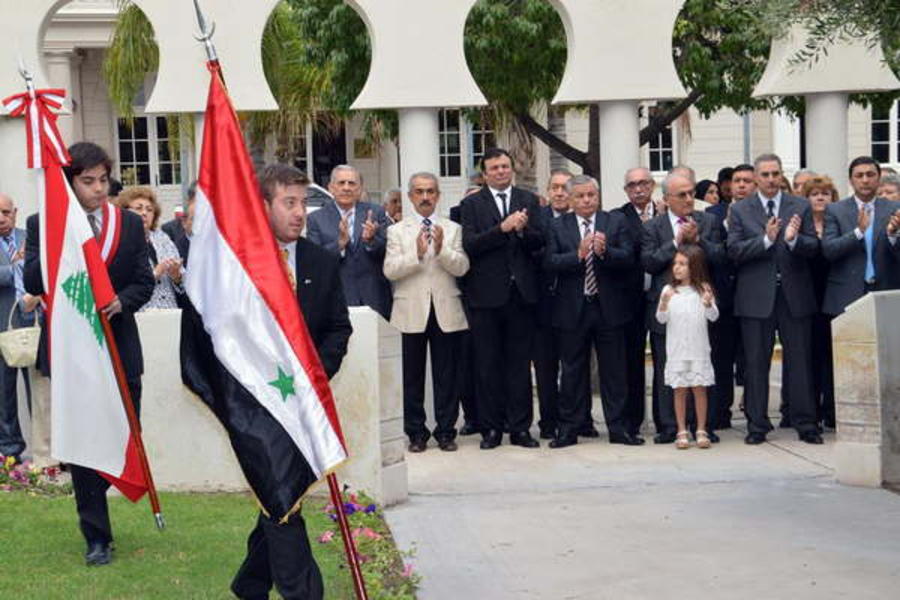 Ingreso de banderas de Argentina, Siria y Líbano