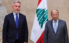 El presidente Michel Aoun recibe al ministro de Defensa italiano Lorenzo Guerini en Baabda, el 24 de agosto de 2020 (The Daily Star / Dalati Nohra, HO)