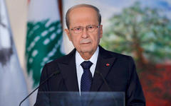 El presidente de Líbano, Michel Aoun, brindando su discurso televisado en vísperas del centenario del Estado libanés. AFP.