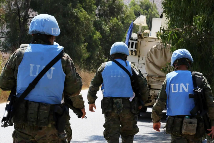 Miembros de la Fuerza Provisional de las Naciones Unidas en el Líbano (FPNUL) patrullan en el área sur libanesa de Khiam, el 7 de agosto de 2021. ‎Foto: AFP.