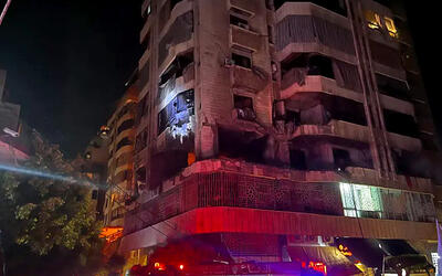 Un edificio residencial dañado por ataque aéreo israelí, en el barrio Bachoura, Beirut, el 3 de octubre de 2024 (Foto: AFP) 