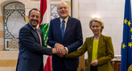 El primer ministro libanés, Najib Mikati (C), con la presidenta de la Comisión Europea, Ursula von der Leyen, y el presidente de Chipre, Nikos Christodoulides. Foto: AFP.