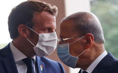 Emmanuel Macron y el presidente libanés, Michel Aoun, en Baabda, Beirut. Foto: AFP.