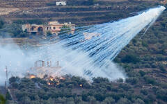 Ejercito israelí bombardeando con fósforo blanco en territorio libanés (Foto: Anadolu)