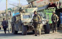 Tropas afganas combaten talibanes por control de Kunduz