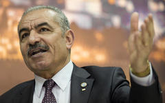 El primer ministro palestino, Mohammad Shtayyeh, en su oficina en la ciudad cisjordana de Ramallah.