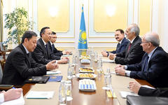 La delegación siria encabezada por el Dr. Bashar Al Jaafari sostiene encuentro bilateral con los diplomáticos kazajos en Astana | Noviembre 28, 2018 (Foto Kazinform)