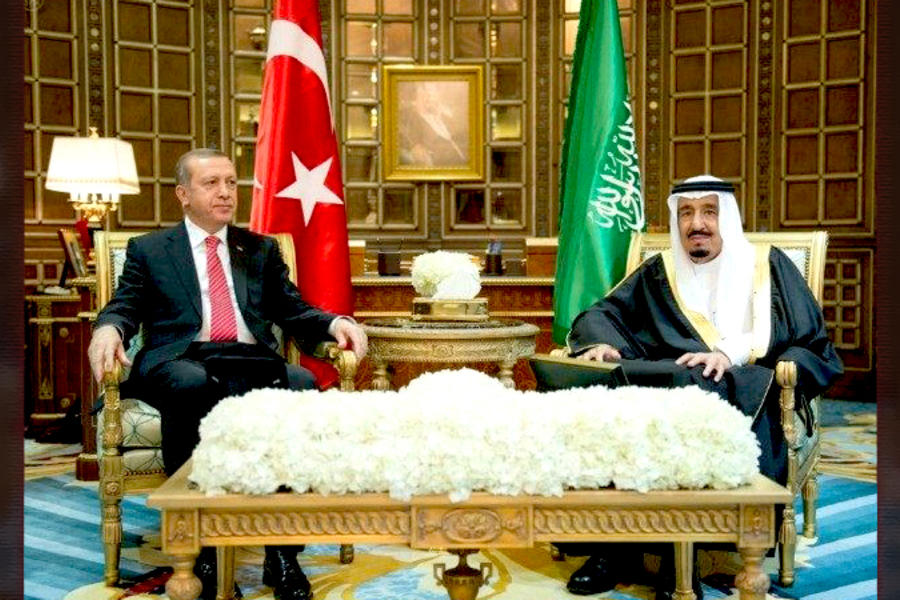 Presidente turco Recep Tayyip Erdogan y Rey de Arabia Saudita Salma Bin Abdul Aziz (Foto AP).