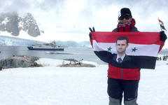 La bandera siria se alza en la Antártida