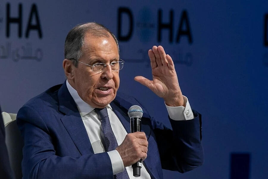 El Ministerio de Asuntos Exteriores de Rusia durante su intervención en el Foro de Doha en Qatar | 7 de diciembre de 2024 (Foto: AP)