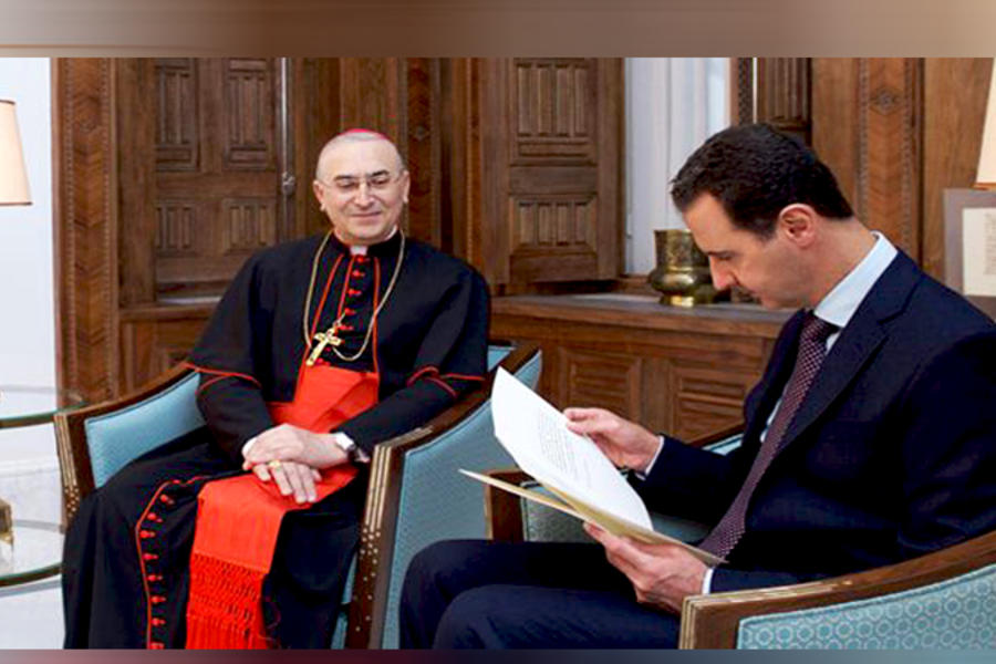 Bashar Al Asad, Presidente de la República Árabe Siria, recibe mensaje del Papa Francisco de manos del Cardenal Zenari, Nuncio Apostólico en Damasco.