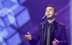 Hazem Sharif concursando en Arab Idol