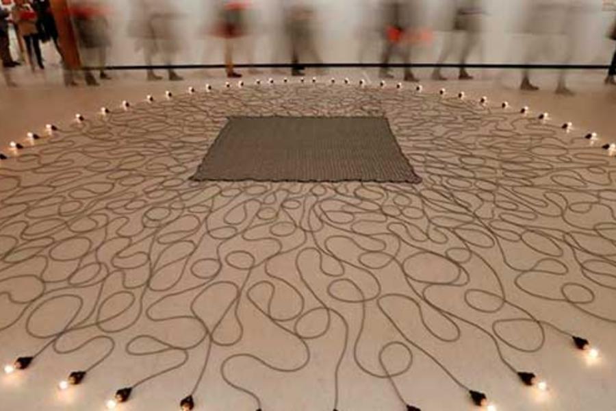 "Corriente subyacente 2004·- Mona Hatoum / Foto:  EFE