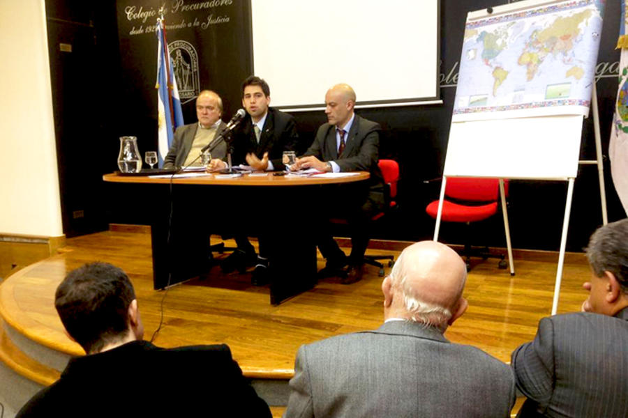 Dr. Gustavo Ponce Asahad en el Instituto de Derecho Político (Univ. Nac. de Rosario - UNR)