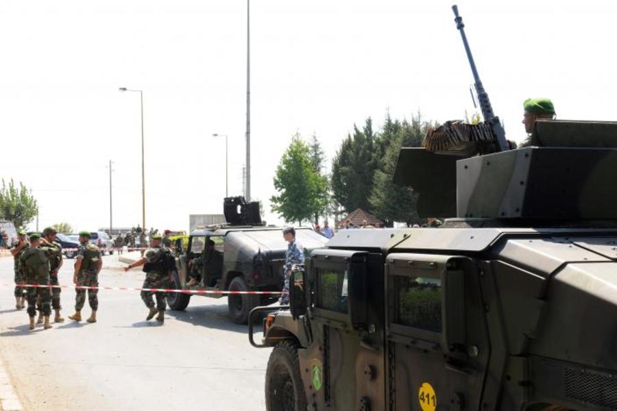 02 Fuerzas Armadas forman cordón alrededor del lugar del ataque