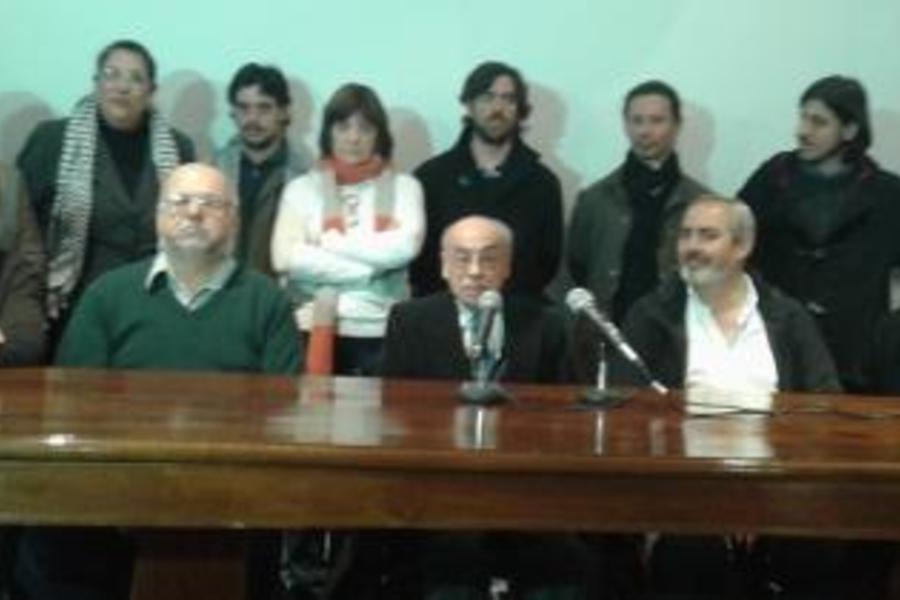 Miembros del Comité Argentino de Solidaridad con el Pueblo Palestino en coferencia de prensa