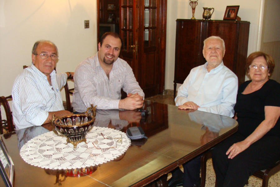 George Hamoui y sra Beatriz junto a su nieto Elías y el director de DSL