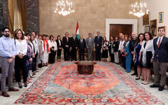 El presidente Aoun recibió a delegación de escritores argentino-libaneses