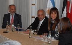 Eduardo Massad, Adib Attie, presidente del CSL y la rectora de IUEAN, Ariana de Vincenzi