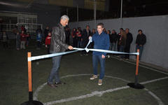 El presidente de la entidad, Sr Fabián Batch, junto al Subsecretario de Deportes Municipal, Agustín Buscaglia durante el corte de la cinta inaugural.