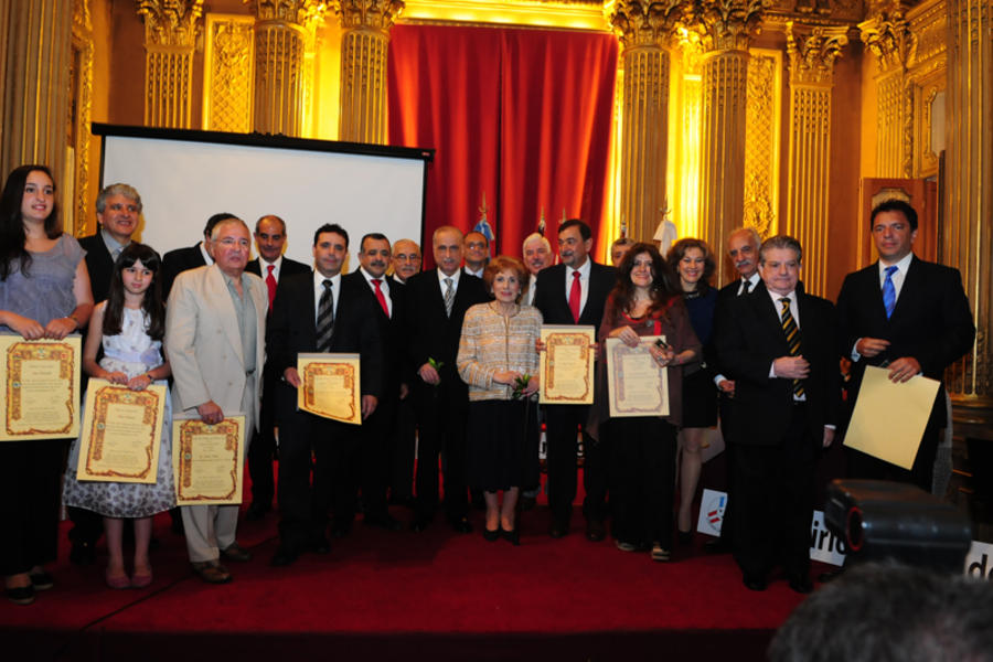 Galardonados 2014 junto al Sr. Embajador de Siria, Hamzeh Dawalibi y autoridades del Club Sirio Libanés de Bs. As.